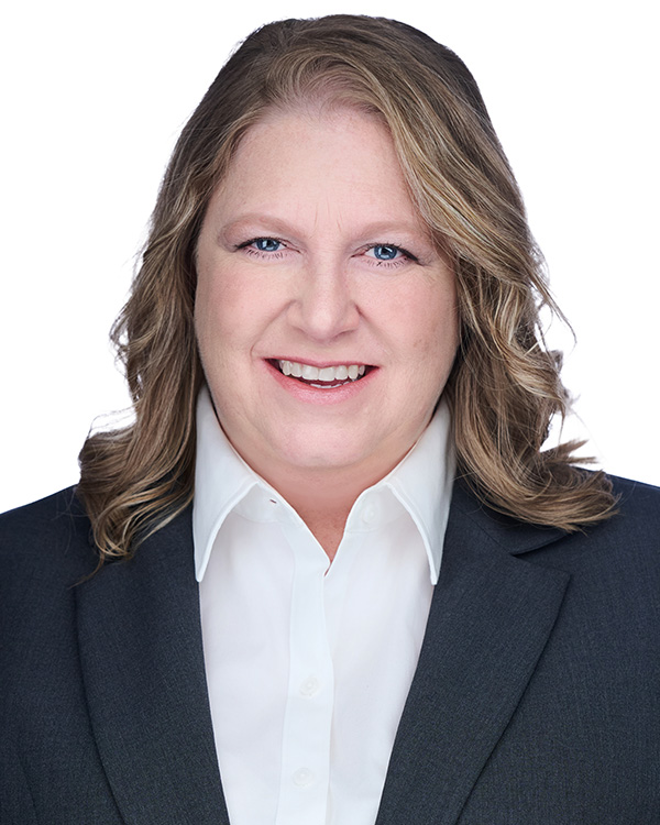 Lisa Evans Headshot