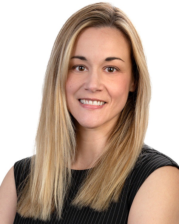 Kelli Hughes Headshot